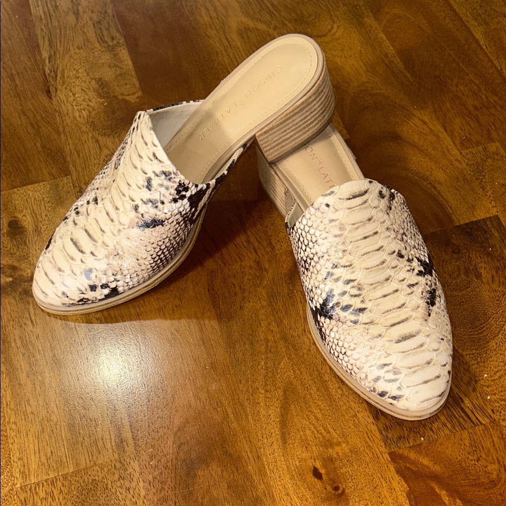 Gibson Latimer Cream and Black Snakeskin Mules